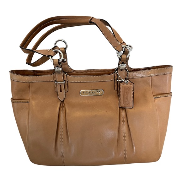 Coach tan leather shoulder bag - Picture 1 of 9